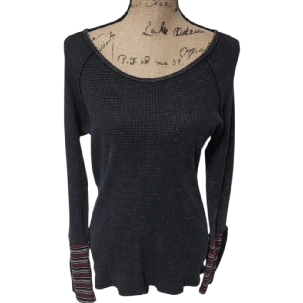 Bke scoop neck thermal striped hooked sleeve size medium‎